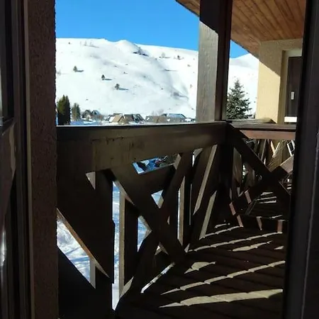 Les Gourgs Blancs - Val Louron, Vue Sur Pistes *