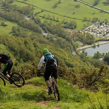 Les Gourgs Blancs - Val Louron, Vue Sur Pistes * Génos