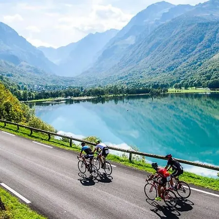Les Gourgs Blancs - Val Louron, Vue Sur Pistes Génos
